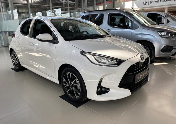 Toyota Yaris cena 97500 przebieg: 5, rok produkcji 2023 z Łuków małe 232